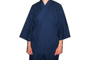 Mann im blauen samue Kimono