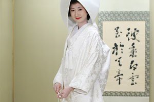 Frau in shirokakeshita Kimono