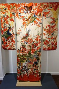 Furisode Kimono mit Pfau Motiv