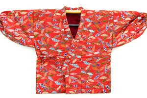 Uppawari Kimono Jacke in Orange mit Bunten Mustern.